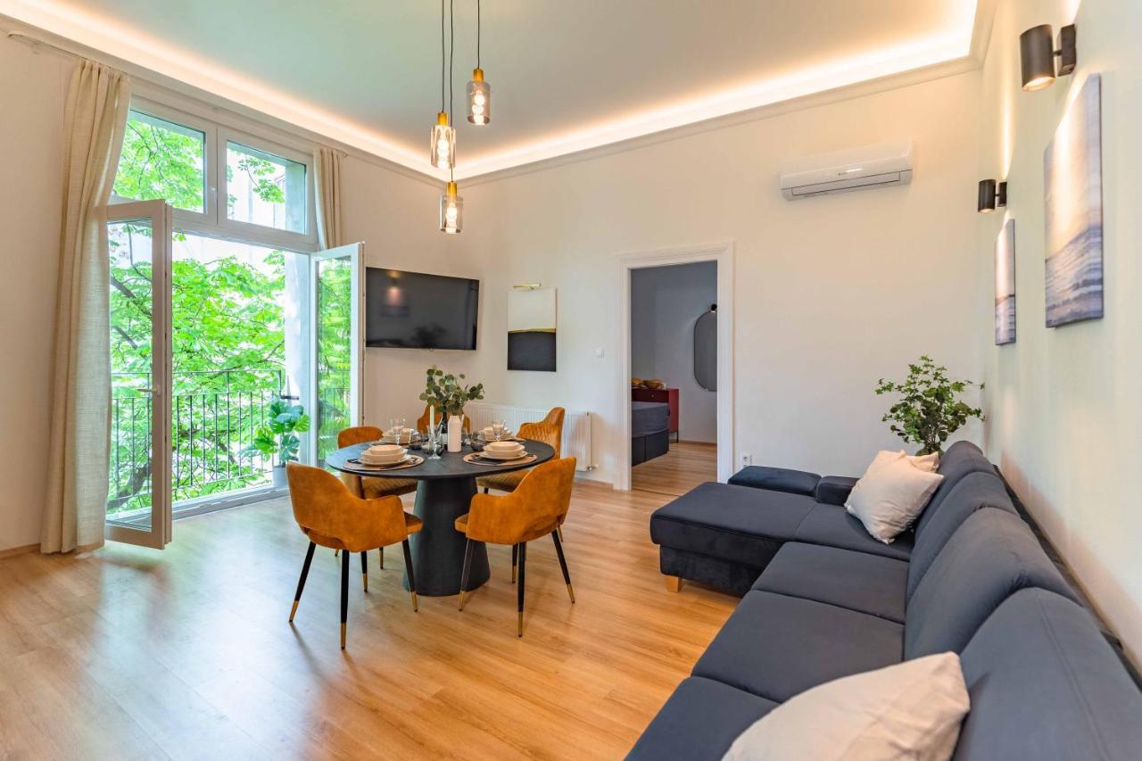 Modern Apartment French Balkony بودابست المظهر الخارجي الصورة