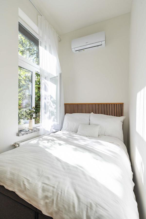 Modern Apartment French Balkony بودابست المظهر الخارجي الصورة
