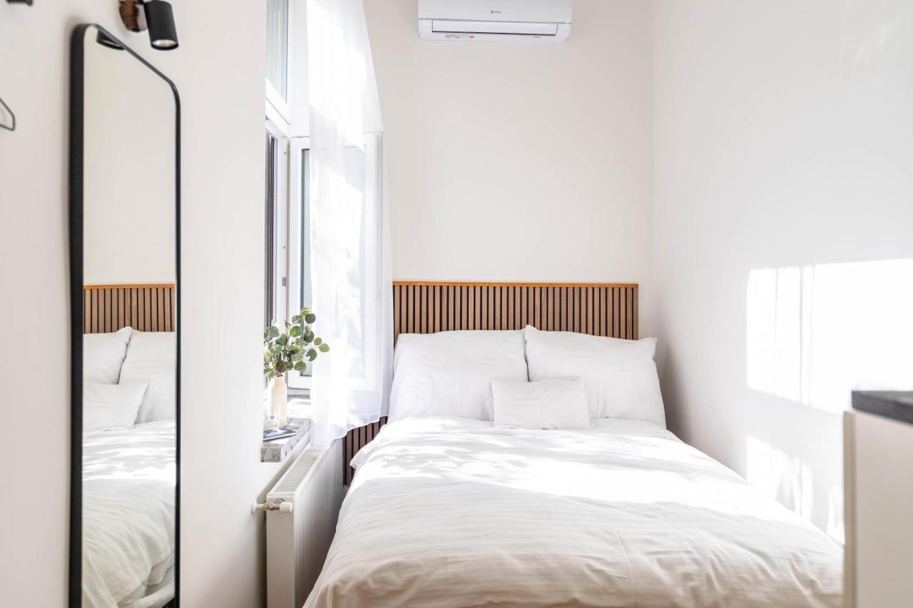 Modern Apartment French Balkony بودابست المظهر الخارجي الصورة