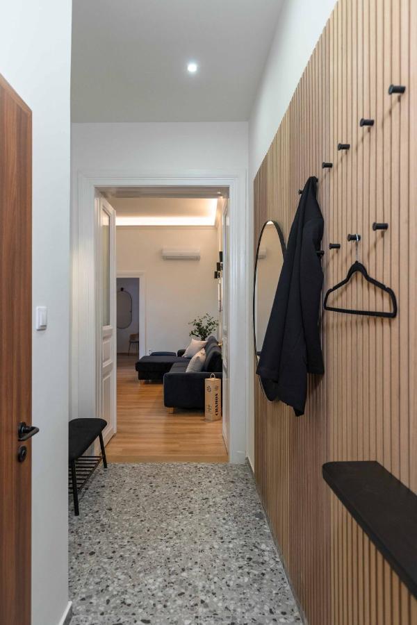 Modern Apartment French Balkony بودابست المظهر الخارجي الصورة