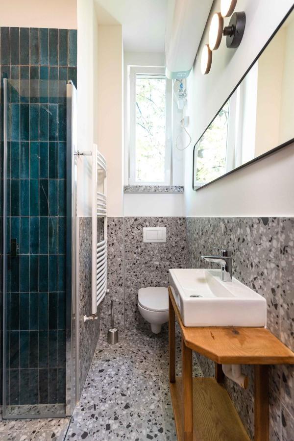 Modern Apartment French Balkony بودابست المظهر الخارجي الصورة