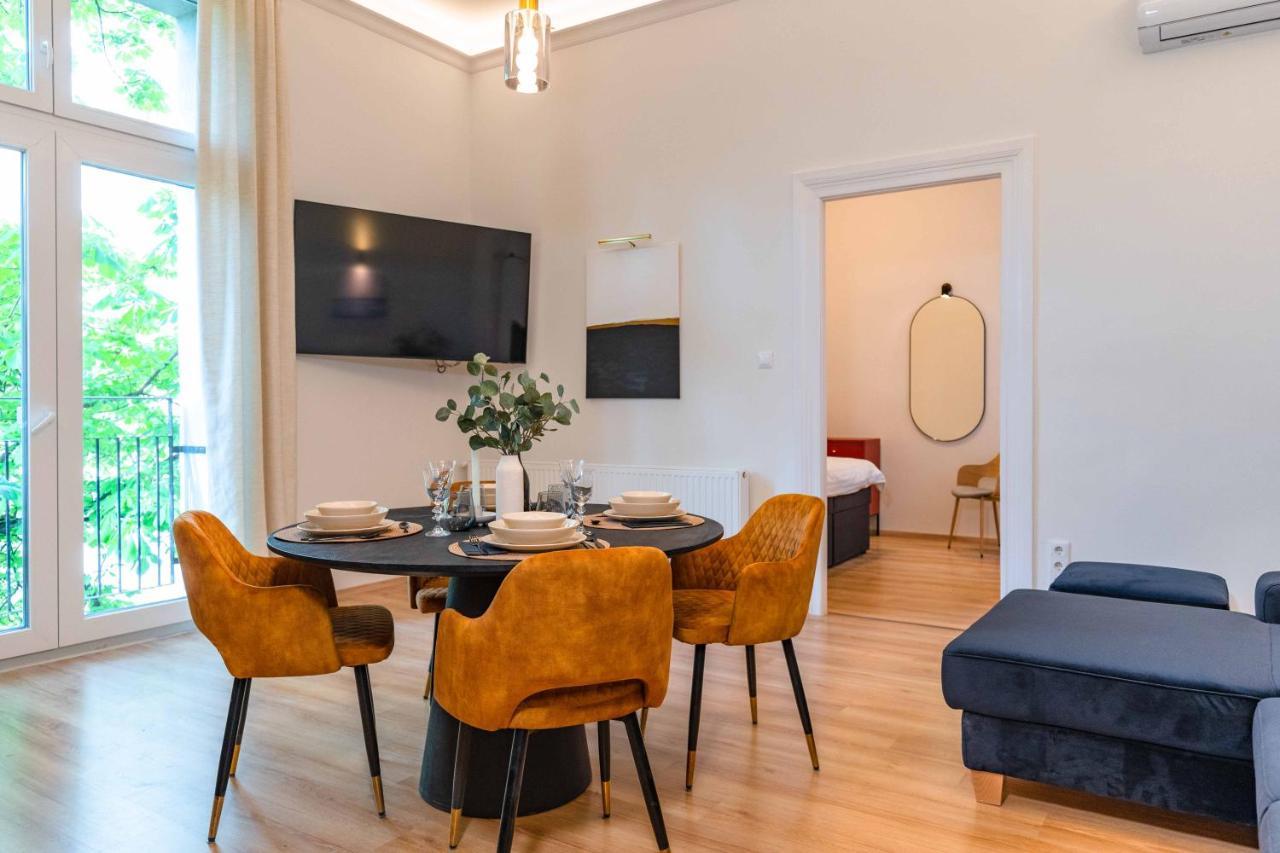 Modern Apartment French Balkony بودابست المظهر الخارجي الصورة