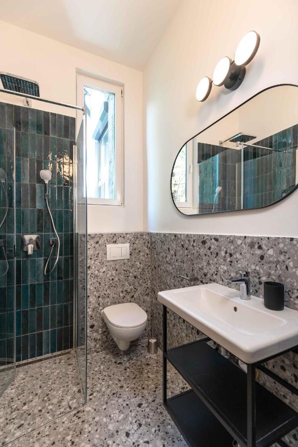 Modern Apartment French Balkony بودابست المظهر الخارجي الصورة